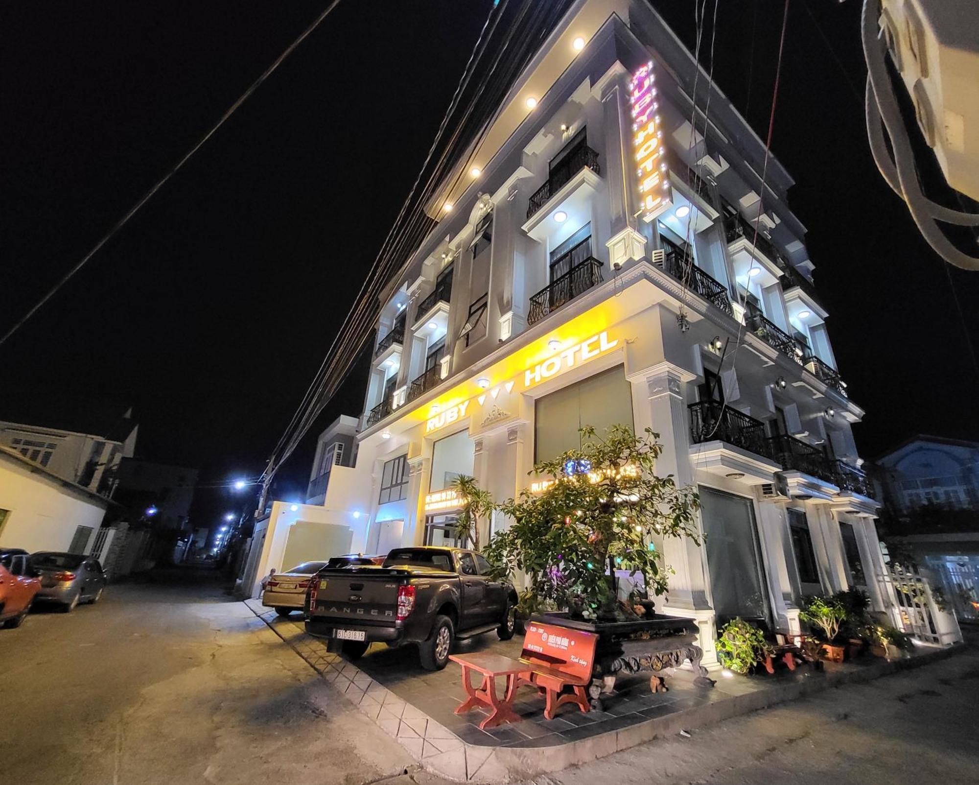 Ruby Hotel Виньлонг Экстерьер фото
