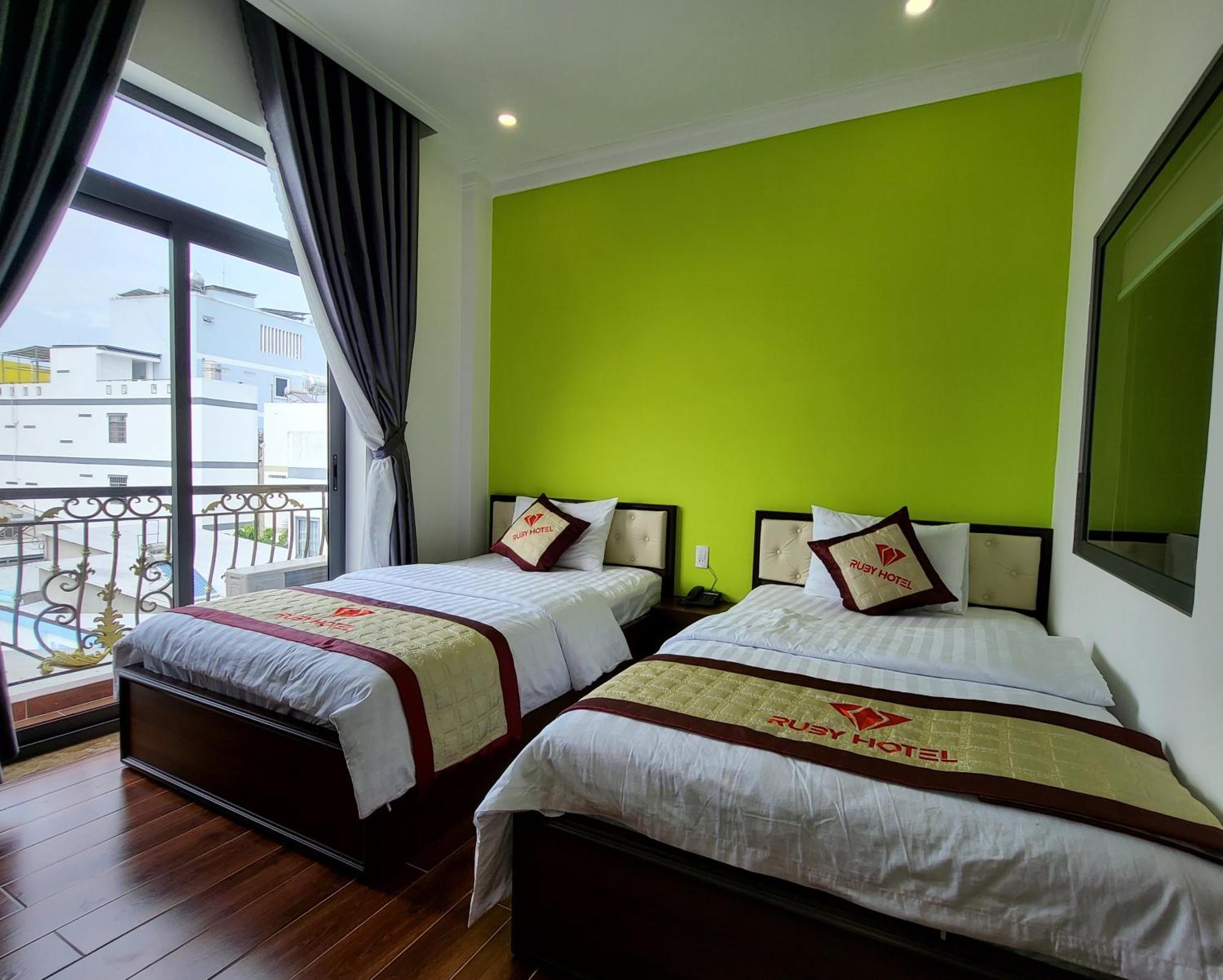 Ruby Hotel Виньлонг Экстерьер фото