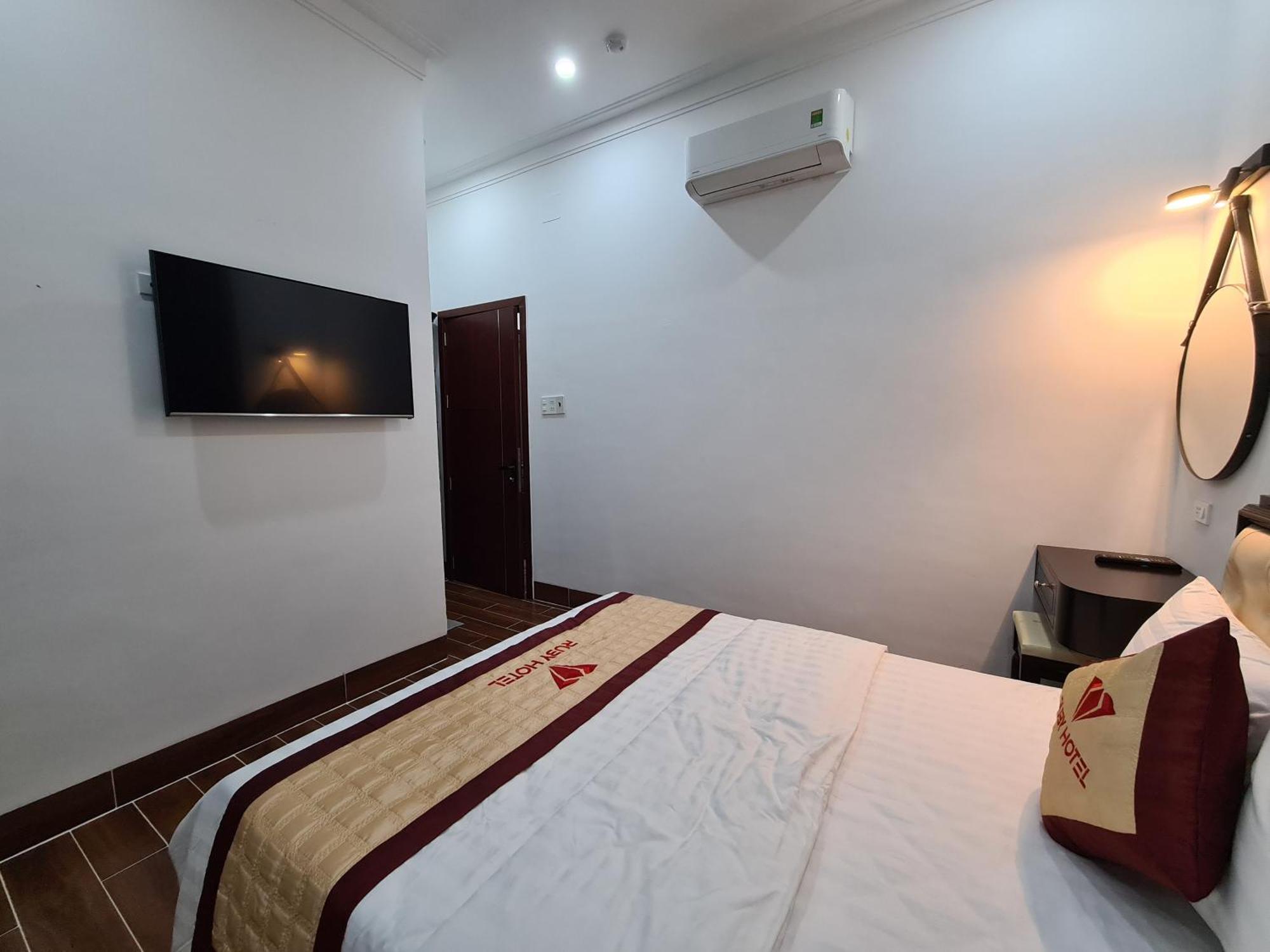 Ruby Hotel Виньлонг Экстерьер фото